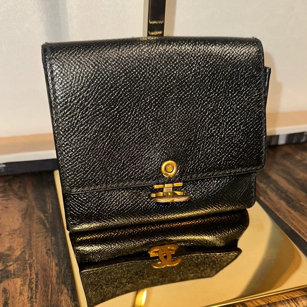 Chanel Black Leather Women's Bag - Picture 2 of 10